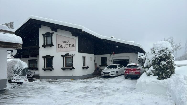 65221FD4-9E34-42EF-A00F-B29B401A091B