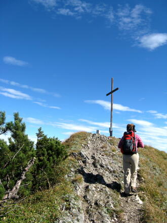 Das Ziel ist erreicht; eine lange, aussichtsreiche Pause ist der Lohn!