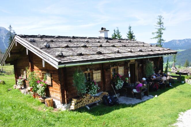 Ob Mitterkaser oder Stubenam - beim Abstieg zur Wimbachbrücke ist für Speis und Trank gesorgt
