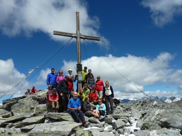 Am Gipfelkreuz der Seespitze