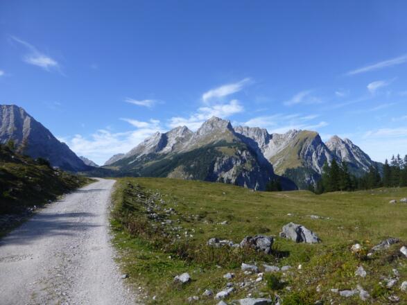 Einfache Wege durch fantastische Landschaft