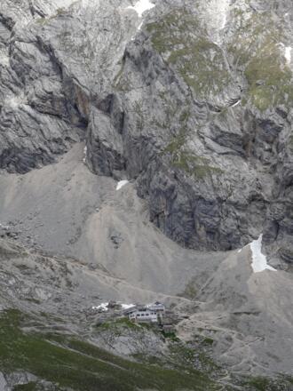 Blick auf die Knorrhütte