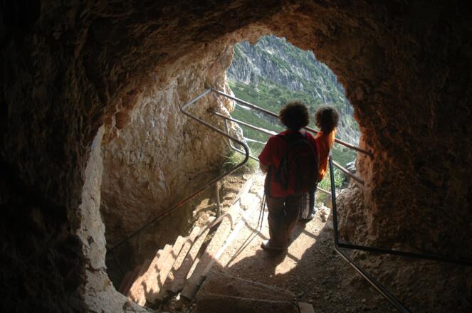 Ausblick beim Abstieg durch die Tunnel des Thomas-Eder-Steigs