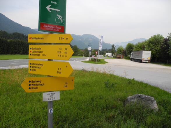 Ab der Landesgrenze beim Gasthof zur Wacht folgen wir dem "Bachweg 18".
