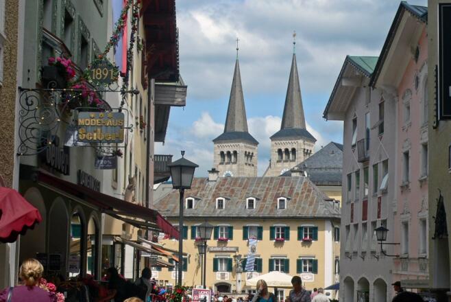 Blick zur Berchtesgadener Stiftskirche