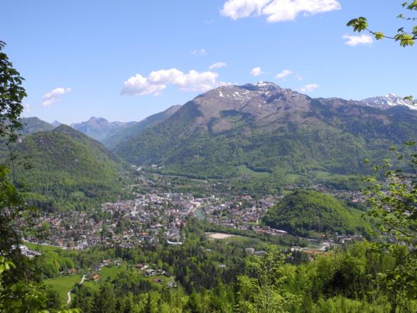 Beim Abstieg liegt  Bad Ischl direkt unter uns.