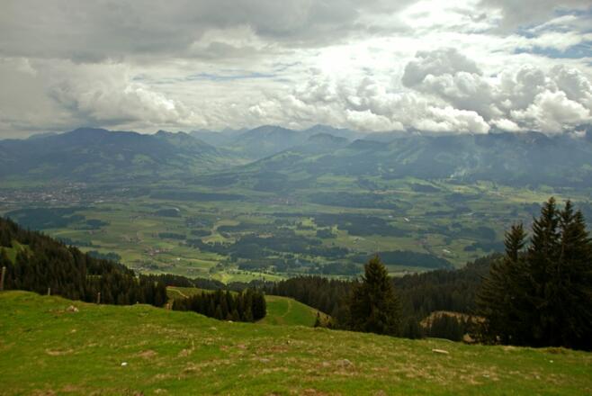 Blick vom Rangiswanger Horn ins Illertal
