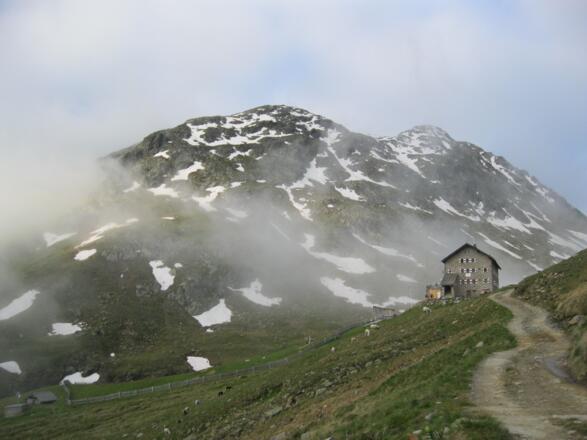 Martin-Busch-Hütte (2501m)