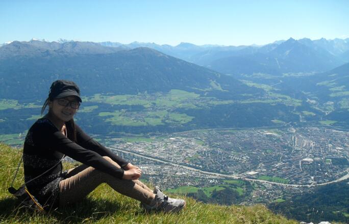 Rastplatz auf der Arzlerscharte mit traumhaften Blick nach Innsbruck