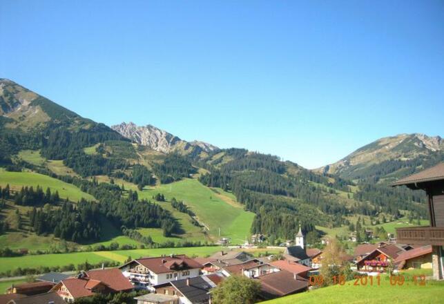 Aussenansicht im Sommer