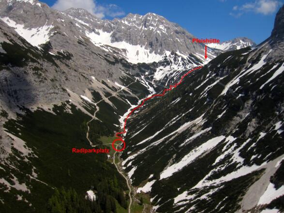 Steig vom Radlparkplatz zur Pfeishütte