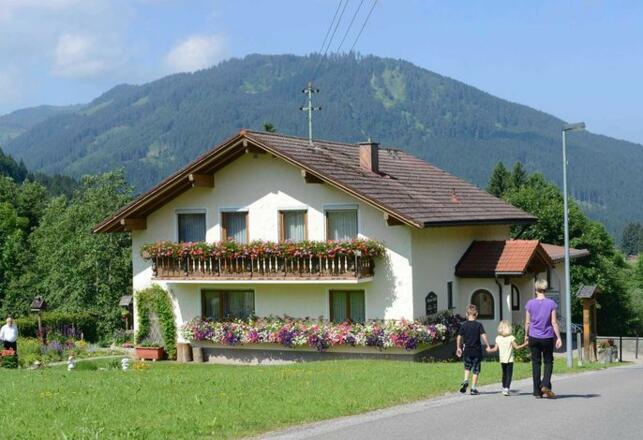 Aussenansicht im Sommer