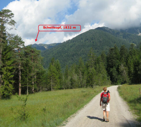Unscheinbar schaut unser Tagesziel vom Tal aus!