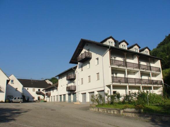 Apartmenthaus St. Nikola im Sommer