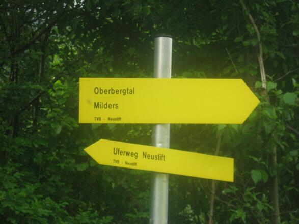 Wir folgen dem Uferweg nach Milders