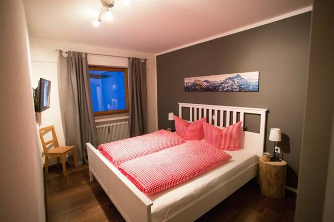 Ferienwohnung Ifenblick Schlafzimmer