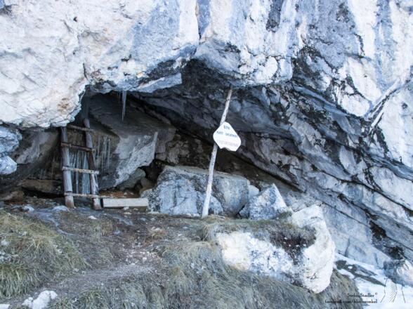 die Höhle vor dem Schrecksattel