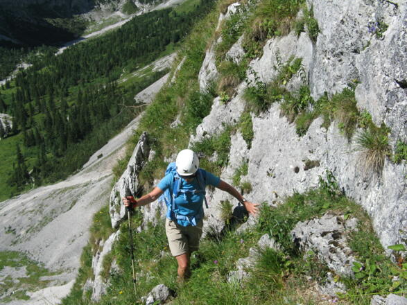 Ausgesetzt, anfangs auf mehr &quot;grasiger&quot; Spur geht es steil aufwärts!
