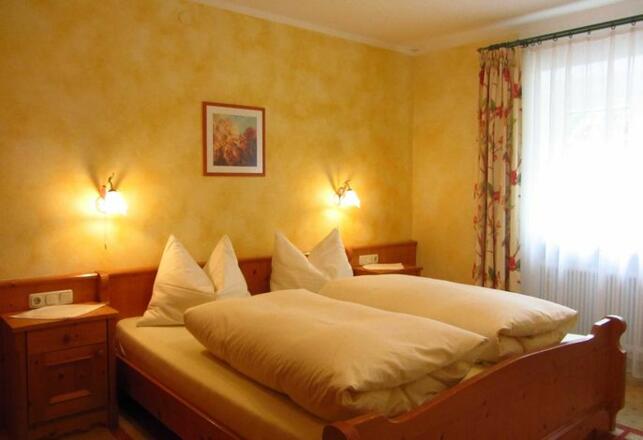 Doppelzimmer (Standard) im Sommer, Ferienwohnung Ferienwohnung 4 Personen