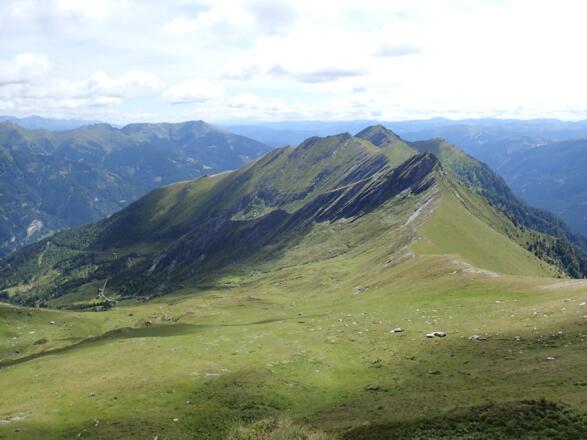 Das weite Kar unterhalb der Balonspitze