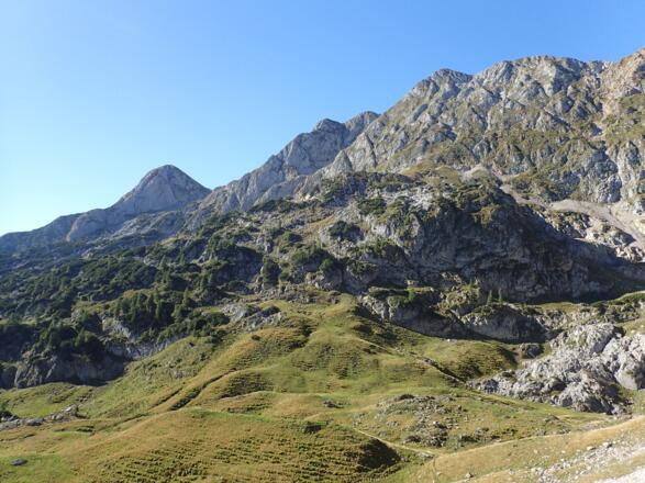 Unübersichtliche Karstlandschaft am Weg zum Sonntagskogel