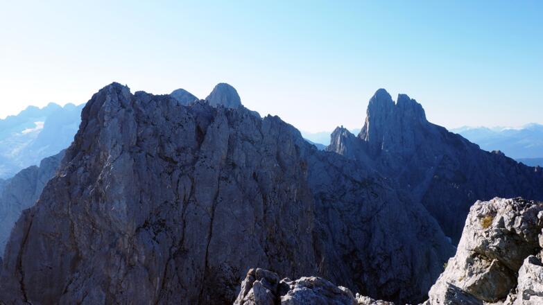 Dachstein links hinten, Bischofsmütze rechts