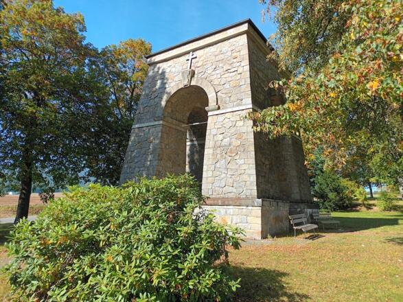 Krieger-Ehrenmal über Furth i.W.