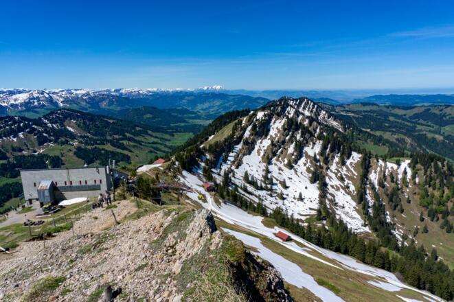 Blick auf Bergstation, Staufer Haus und Seelekopf