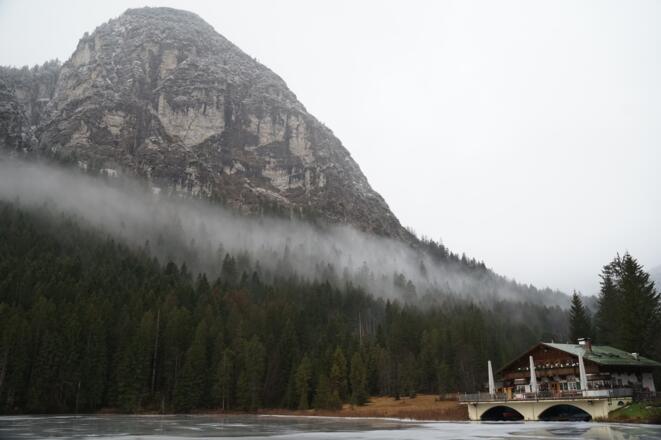 Der Pflegersee mit dem gleichnamigen Gasthof