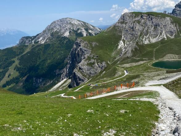 Abstieg vom Hoadl-Sattel zur Axamer Lizum über "Damenabfahrt"