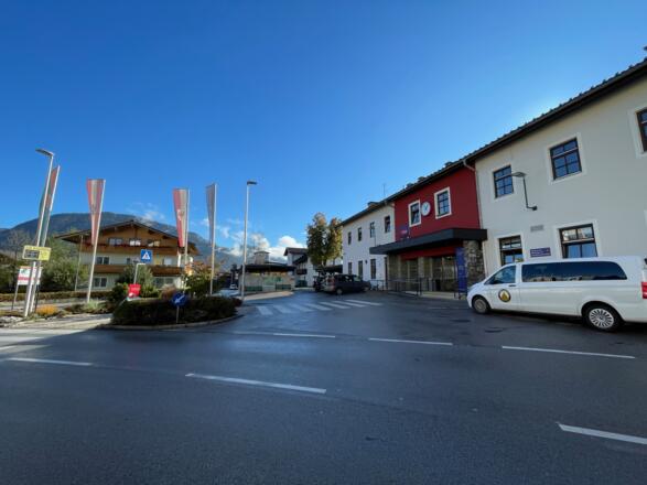 Vom Bahnhof in St. Johann i. Tirol nehmen wir die Rundtour über den Harschbichl in Angriff.