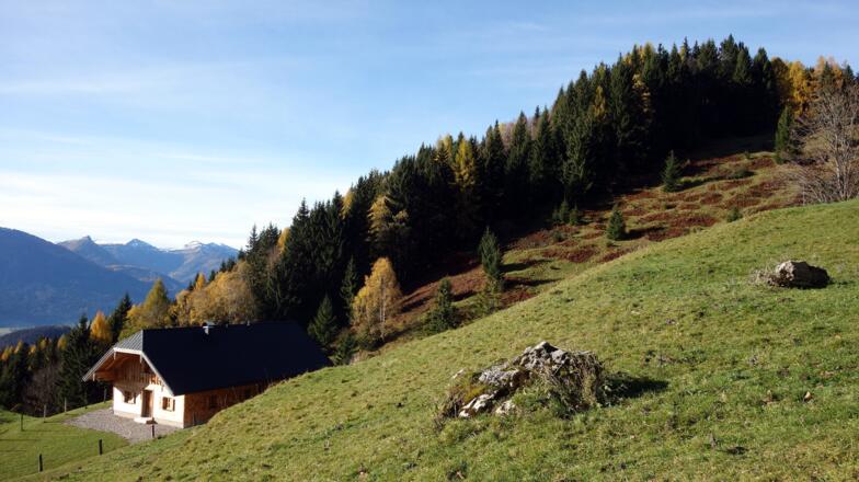 An der Hoheneckalm ~1035 m vorbei
