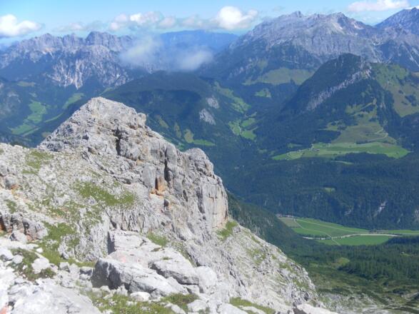 Blick vom Hauptgipfel zum Kreuzgipfel