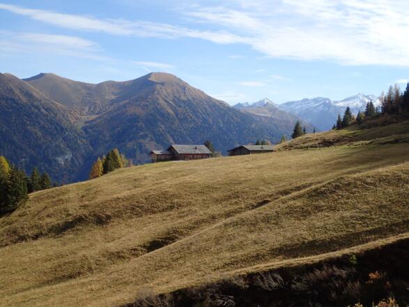 Wiedneralmhütten, darüber Gamskarkogel