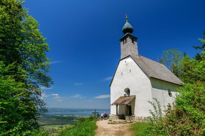 Die Schnappenkirche im Nordwesten des Hochgernstocks.