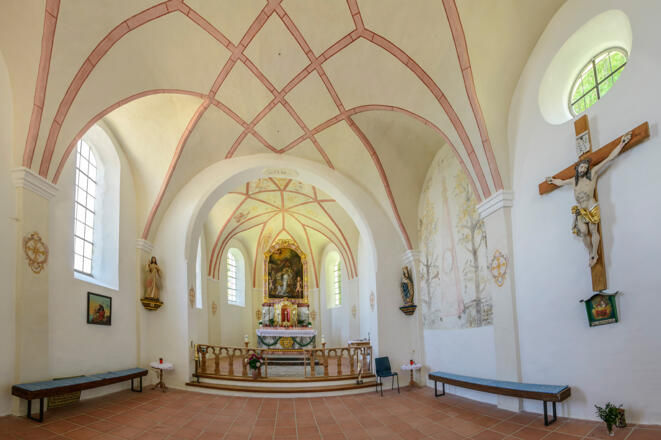 Ein Blick ins Innere der Schnappenkirche. Das Bauwerk stammt aus der Barockzeit, die Innenausstattung ist jünger.