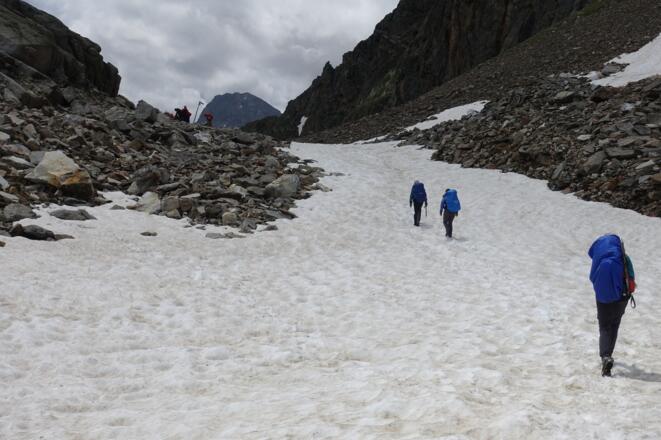 Am Abzweig zum Hohen Rad