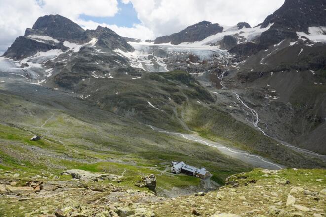 Oberhalb der Wiesbadener Hütte