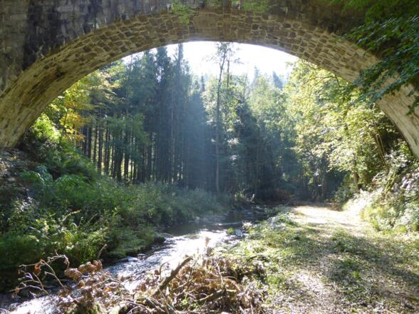 Bahnbrücke über den Staffelbach