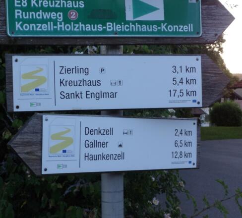 Goldsteigmarkierung in Konzell