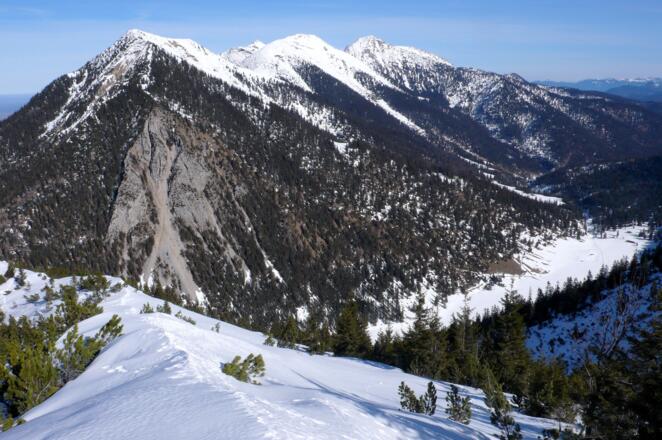 Zurück am Eckenberg und dem Beginn des Abstiegs Richtung Esterbergalm