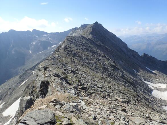 Im Hintergrund die drei Sonnblicke, Lanischeck und Karschneideck