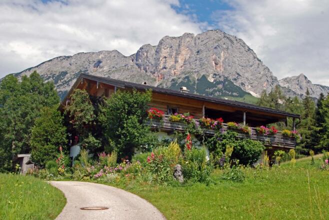 Am Fuße des Untersberges