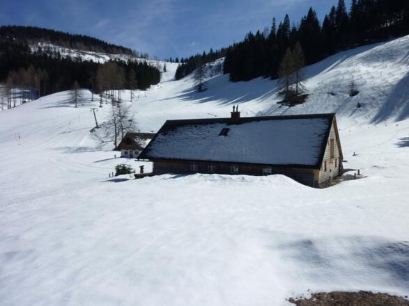 Die Hänge mit dem privaten Skilift