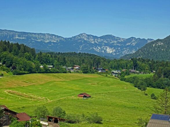 Blick zum Lattengebirge