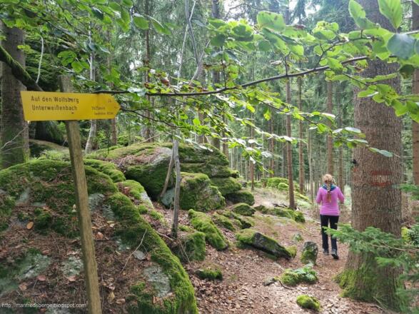 Jetzt weiter zum Gipfelkreuz-Felsen