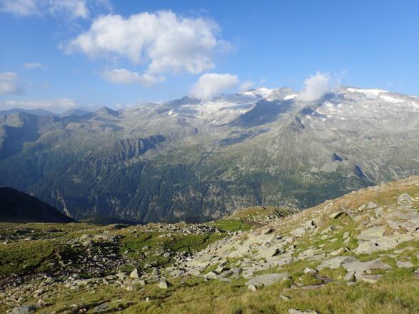 Oberhalb der Hütte