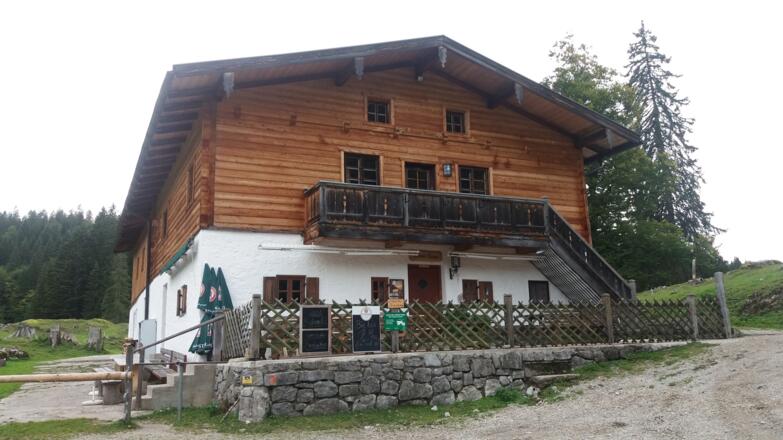 Sulzner Kaser, 1239 m, mit Terrasse.
