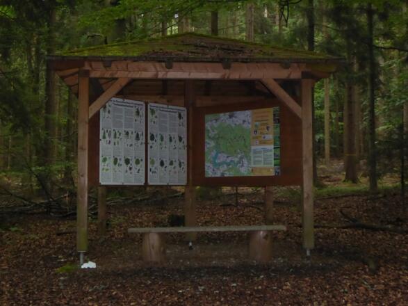 Infopavilion zur Halbzeit des Weges