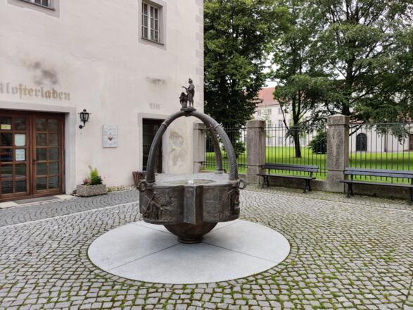 Benediktinerabtei und Basilika Niederalteich - Guntherbrunnen